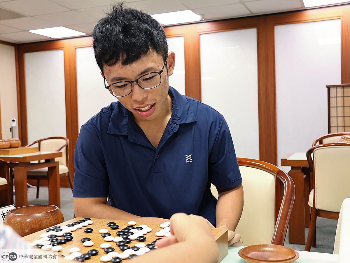 海峰棋院-2025/10/28 第1屆新韓銀行「世界棋仙戰」賴均輔九段、許皓鋐